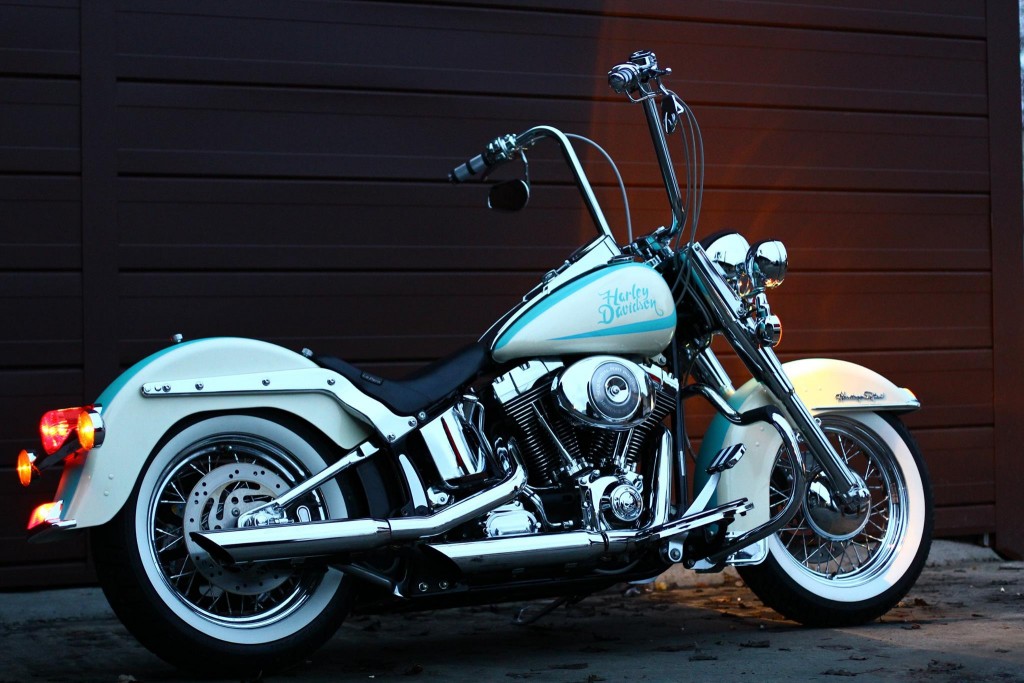 Обои рабочего стола Harley Heritage Softail 2006